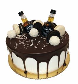 Drip cake z buteleczkami